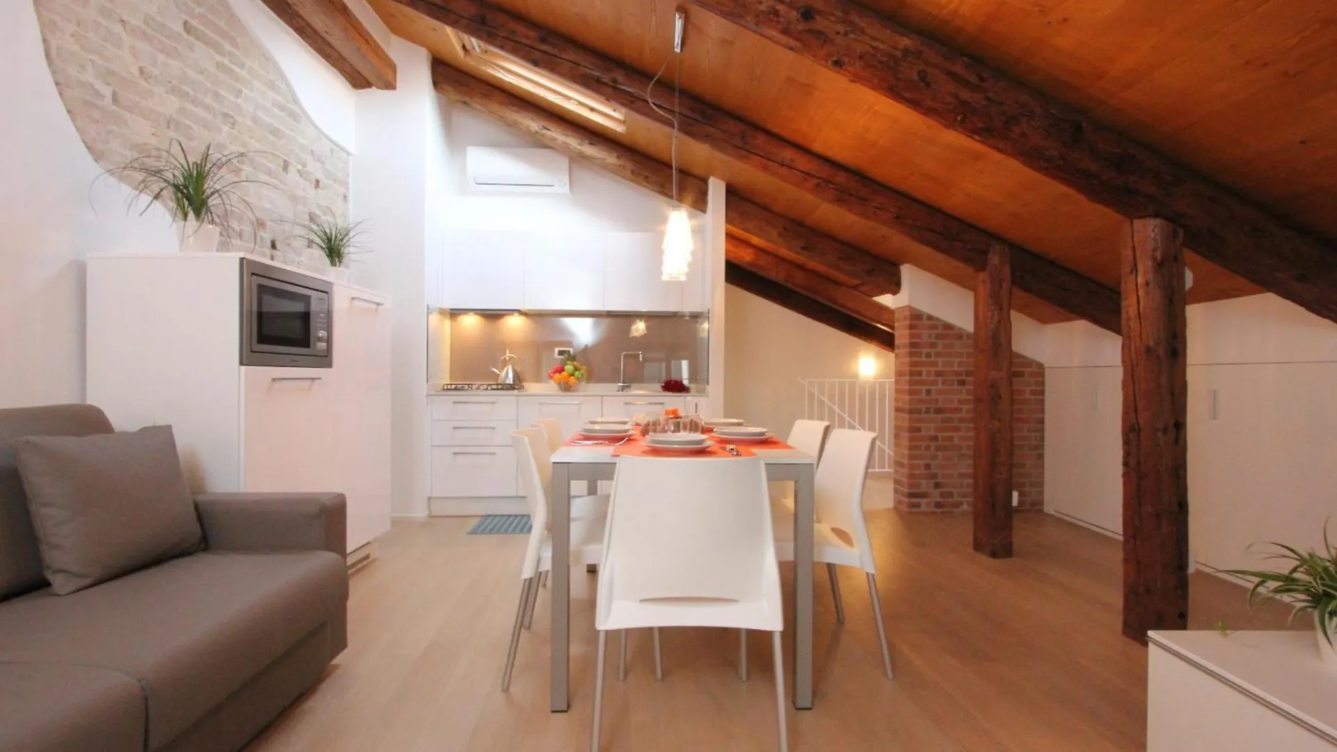 City Apartments Rialto Market Venedig 0*,